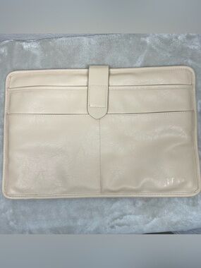 Béis Cream Faux Leather Tablet Sleeve